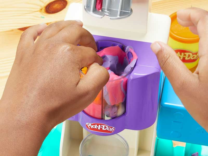 PLAY-DOH RAINBOW SWIRL ICE CREAM PLAYSET